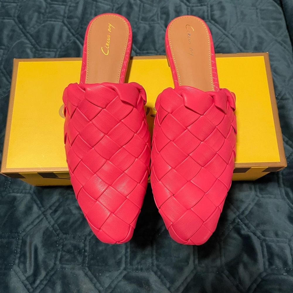 Barbiecore~New in box Circus by Sam Edelman flats